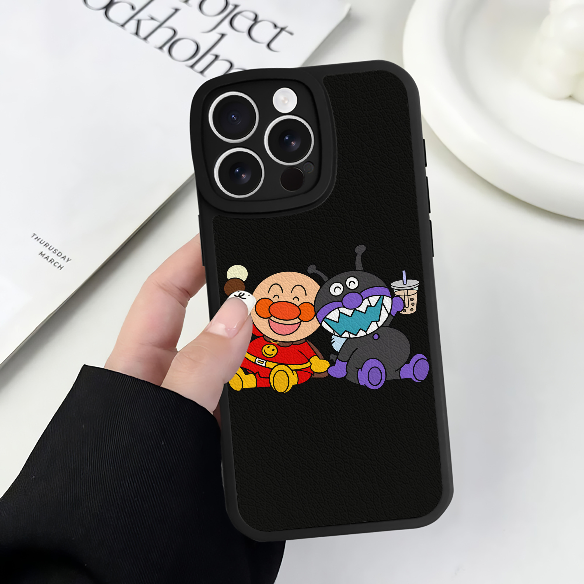 （画像用） アンパンマン Anpanman 【iPhone 16シリーズ対応】シリコンスマホケース（レザー調） 材質：シリコン